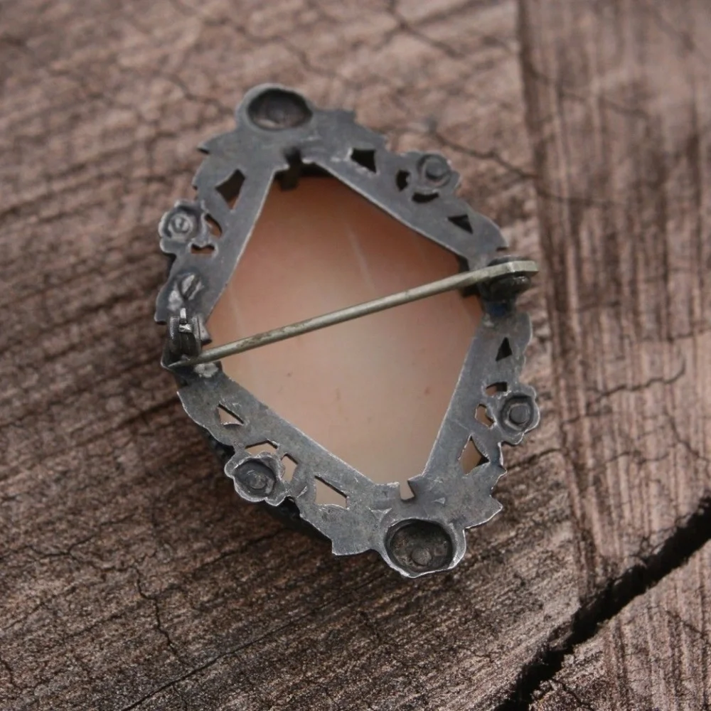 Fine Antique Victorian Shell Cameo Brooch Silver